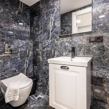 Inviting 1br Flat With Ac In Cihangir District Apartman