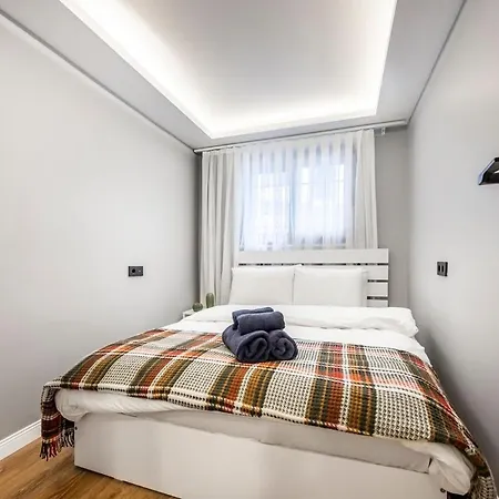 Inviting 1br Flat With Ac In Cihangir District 아파트 이스탄불