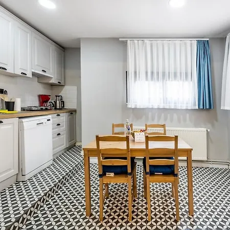 Lägenhet Inviting 1br Flat With Ac In Cihangir District *